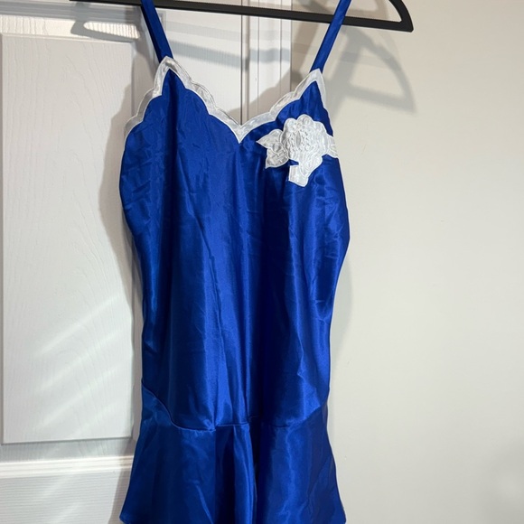 VICTORIA SECRET vintage gold label  Satin Women's Sleepwear with Lace Trim - Picture 7 of 9